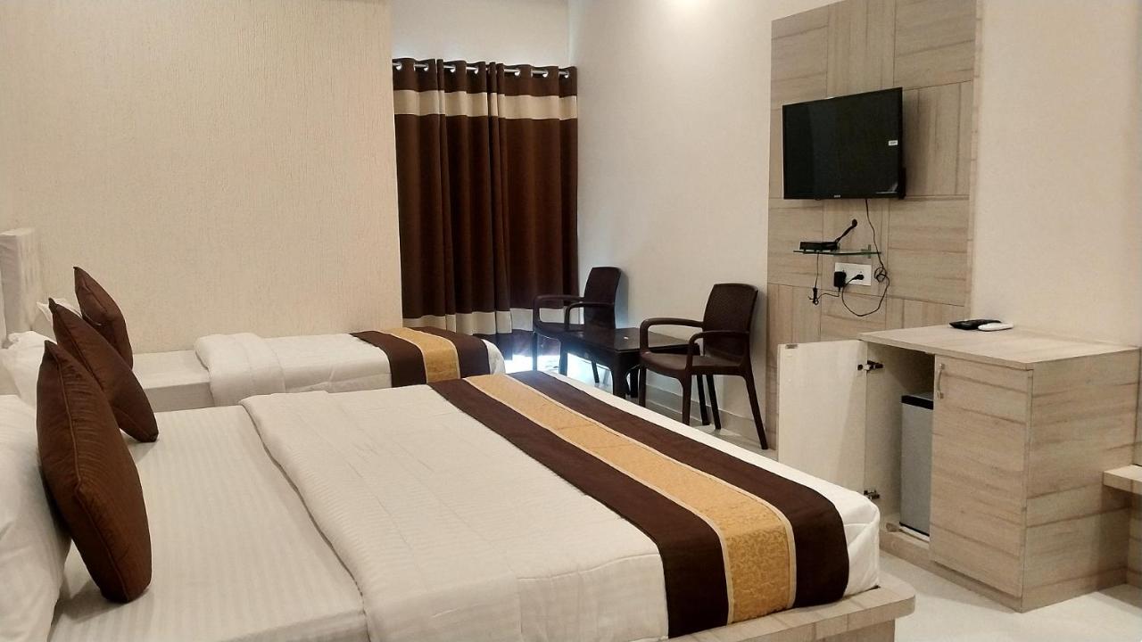 Hotel Namo Palace 코타 외부 사진