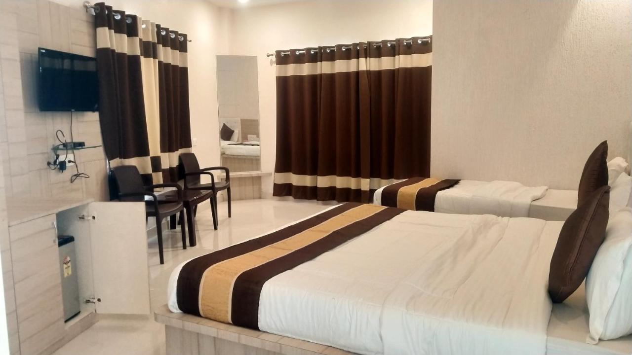 Hotel Namo Palace 코타 외부 사진